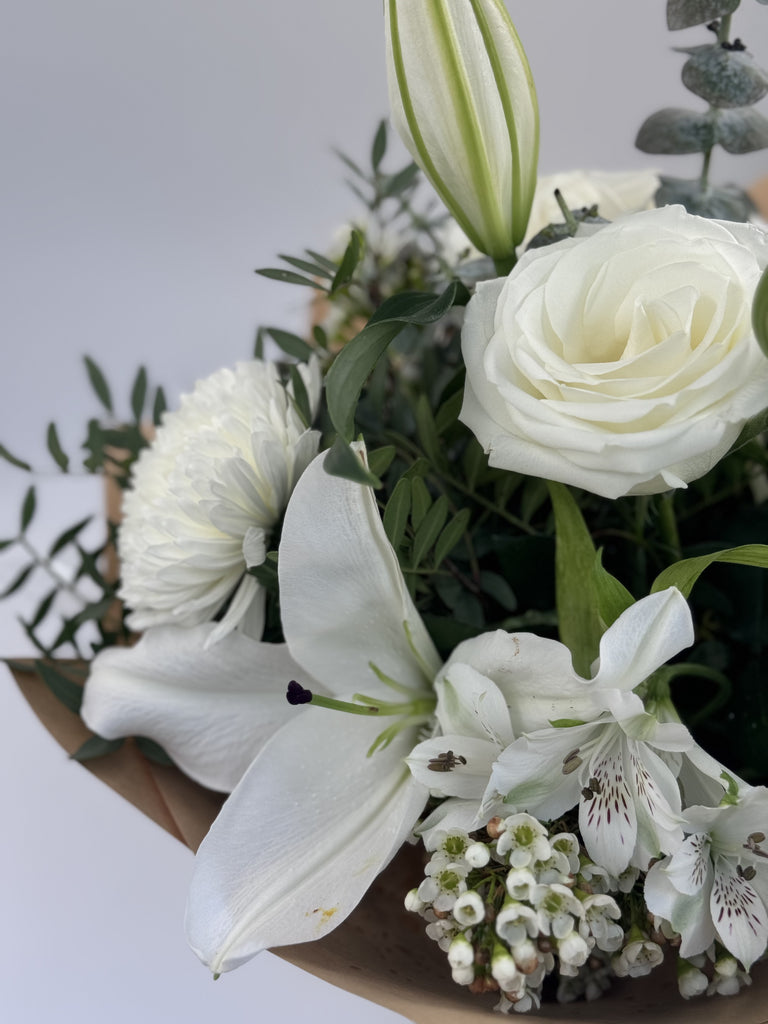 Lily and rose Natural Hand tied - Rams florists