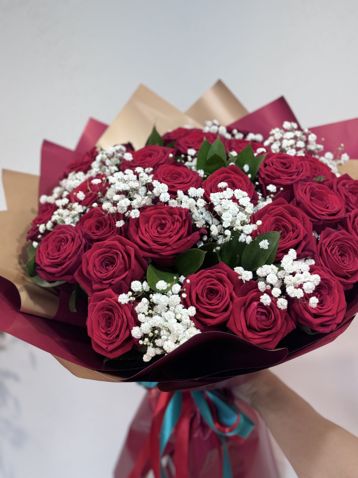 Luxurious  Long Stems Red Rose & Gypsphla