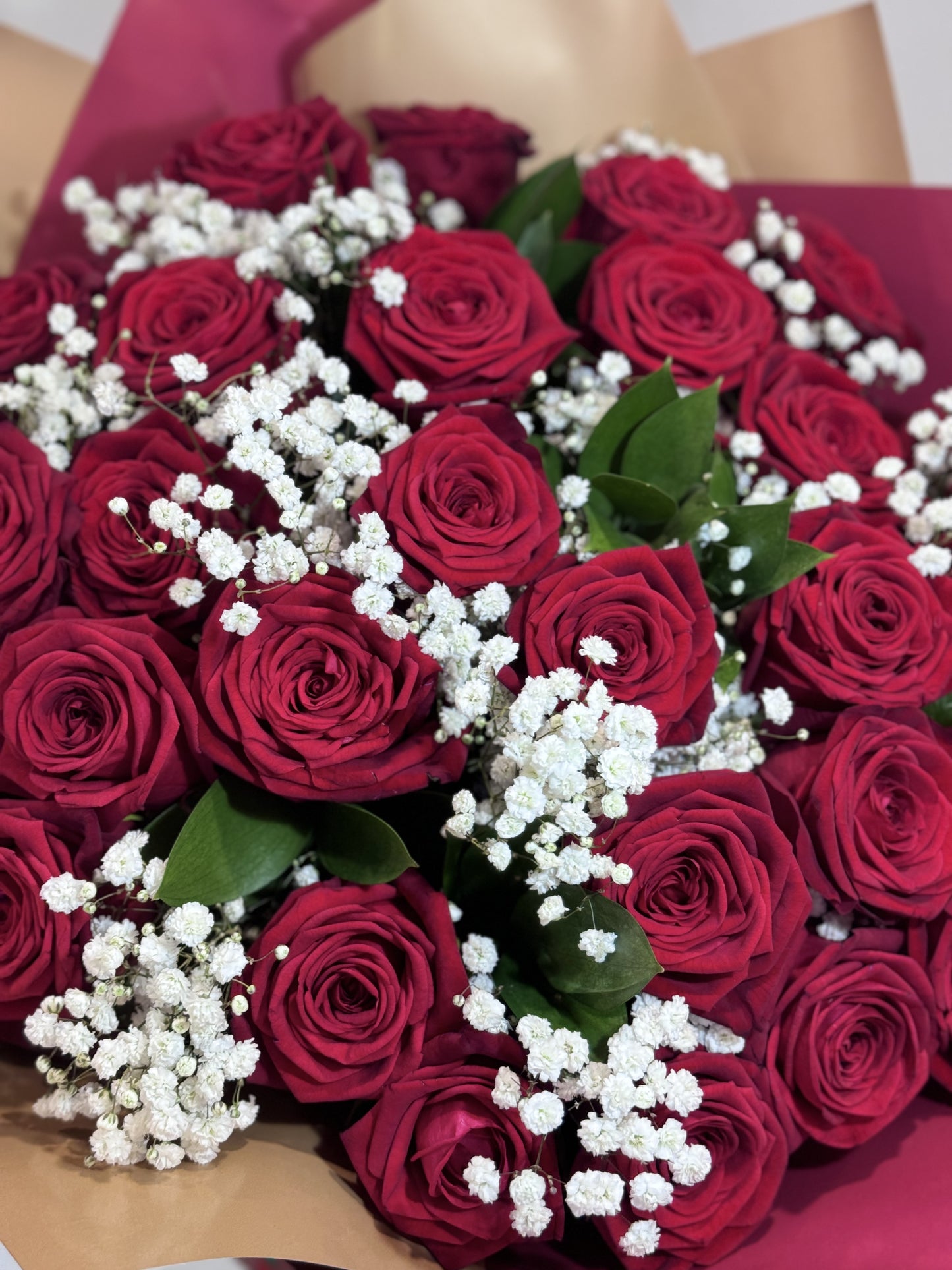 Luxurious  Long Stems Red Rose & Gypsphla