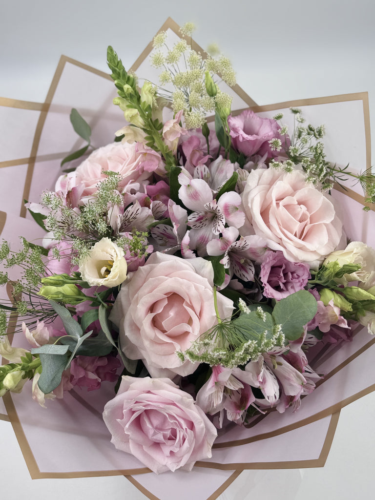 Premium Hatbox - Rams florists