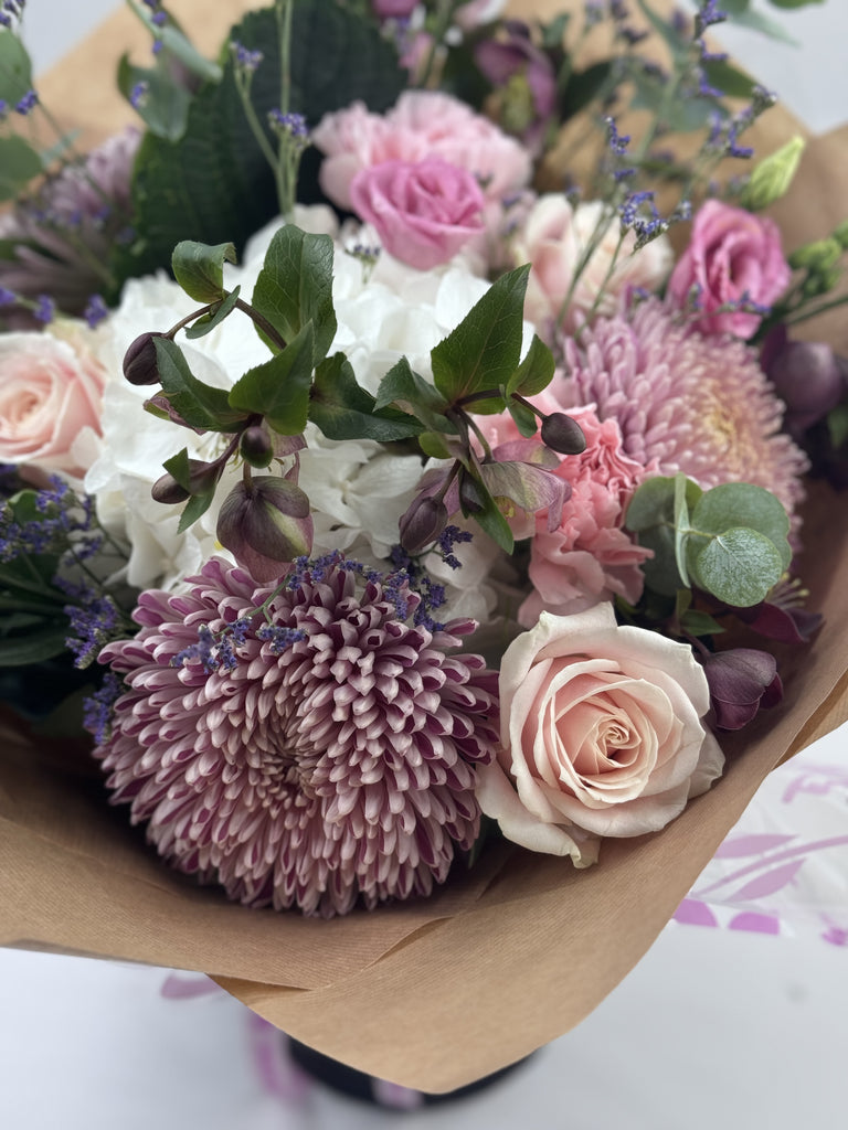 Hydrangea rose Hat box Bouquet - Rams florists