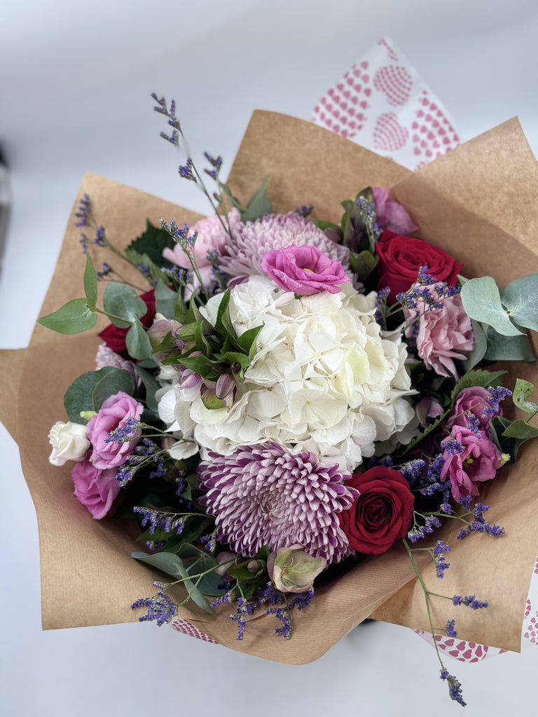 Hydrangea rose Hat box Bouquet - Rams florists