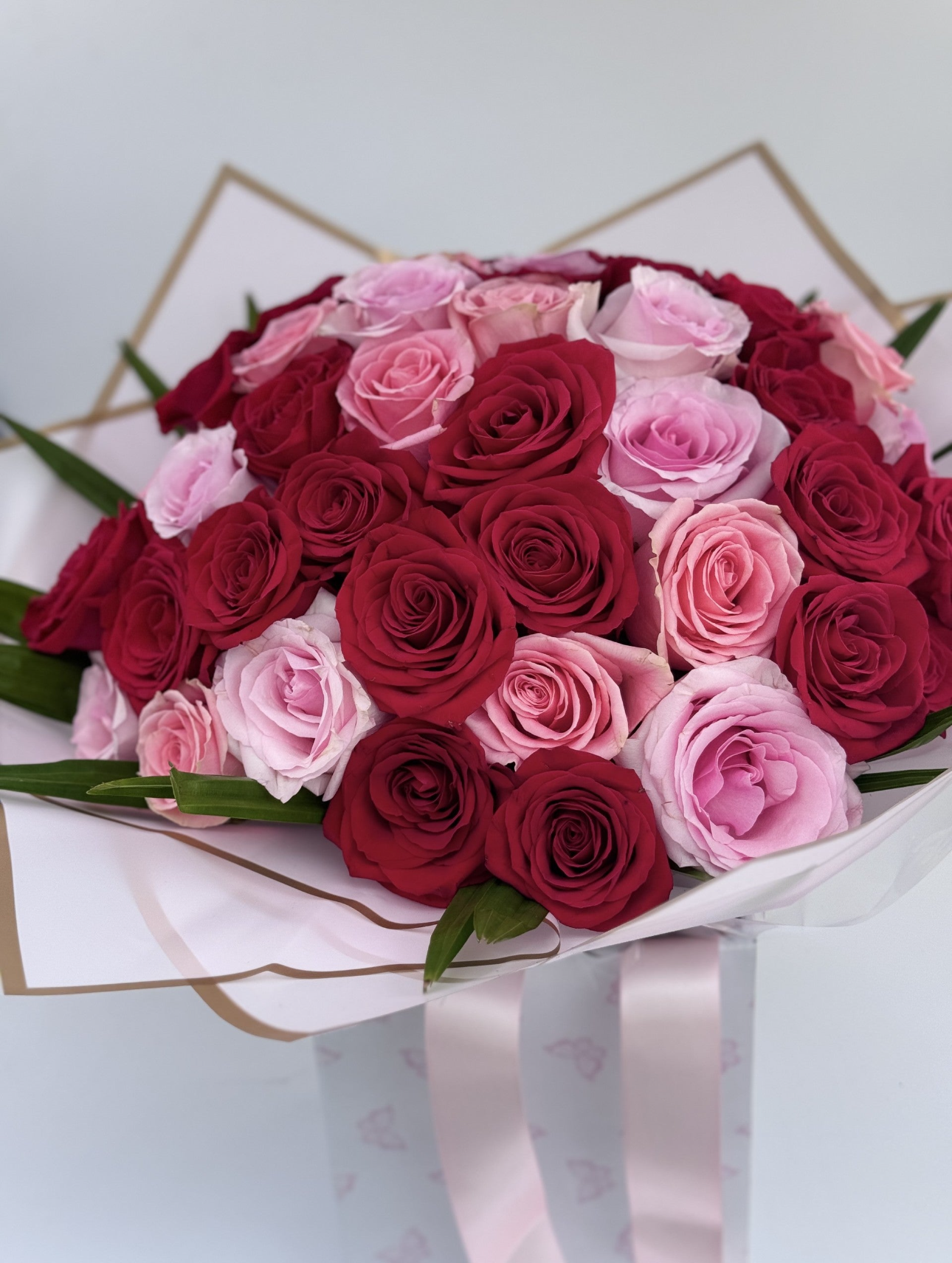 Mix Red & Pink Roses Bouquet