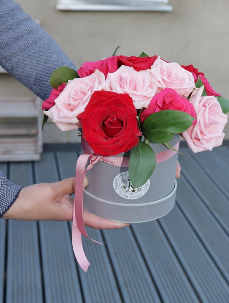 Elegant 12 Mix Rose Hatbox - Rams florists