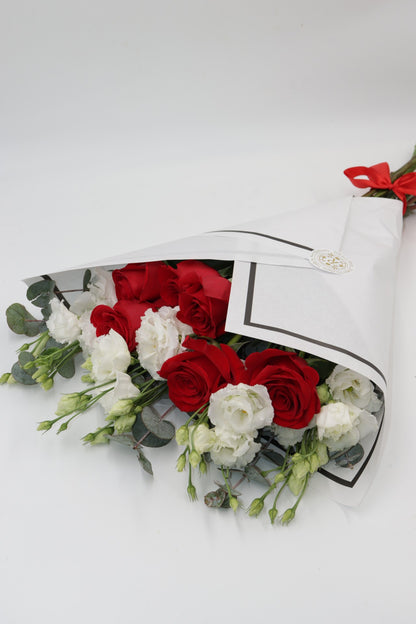 Beautifully Simple Flat Bouquet Red & White