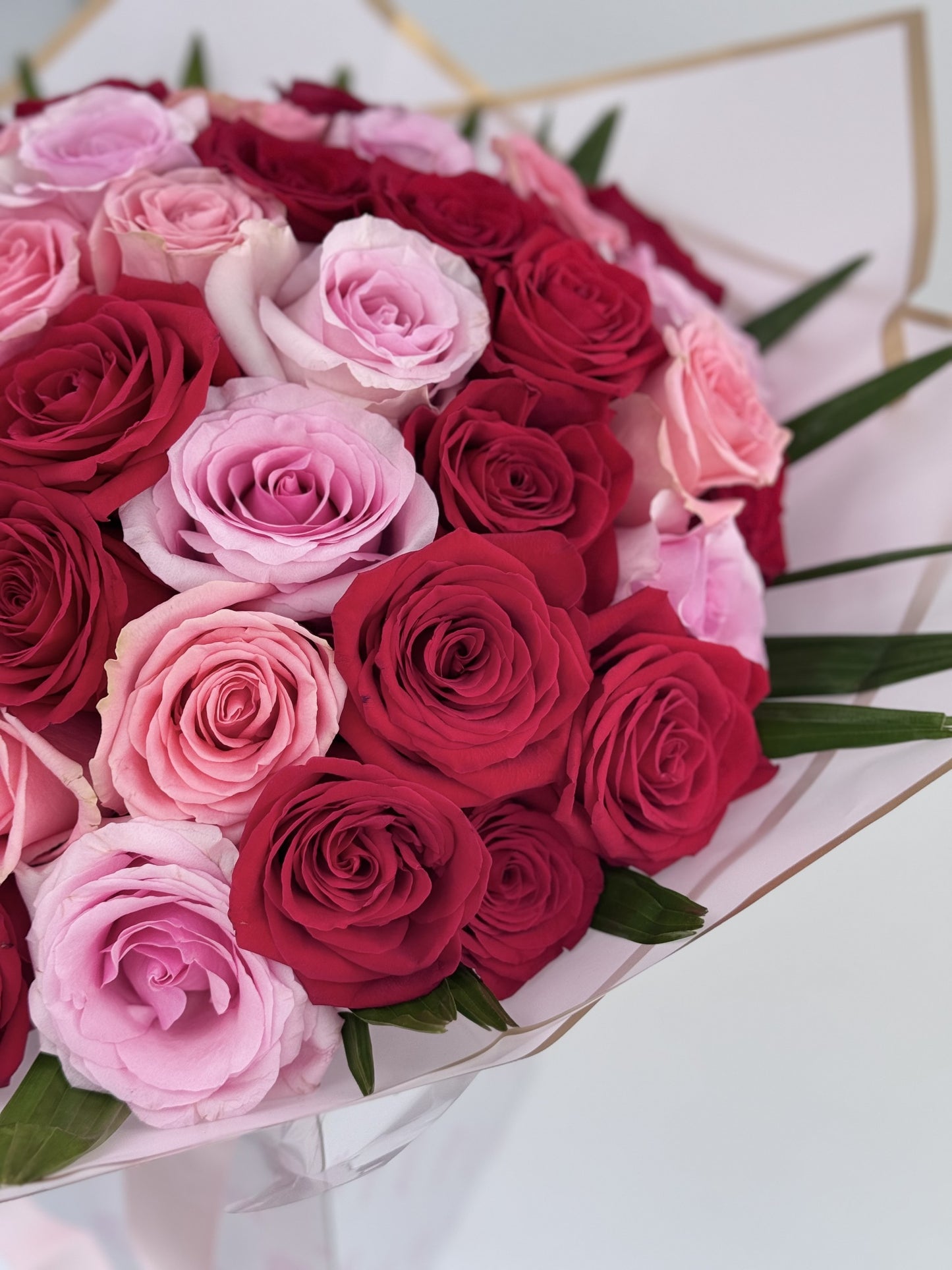 Mix Red & Pink Roses Bouquet