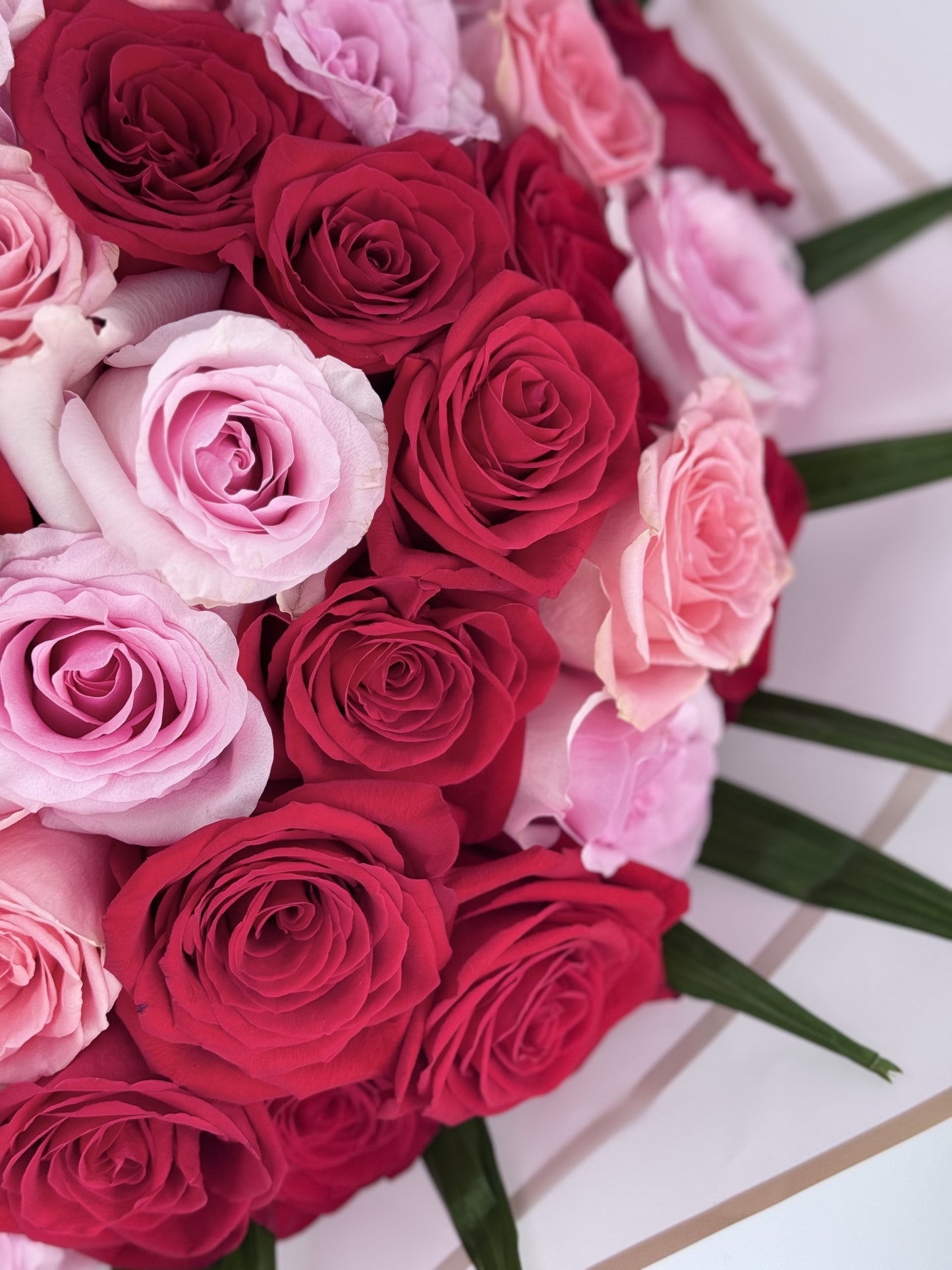 Mix Red & Pink Roses Bouquet